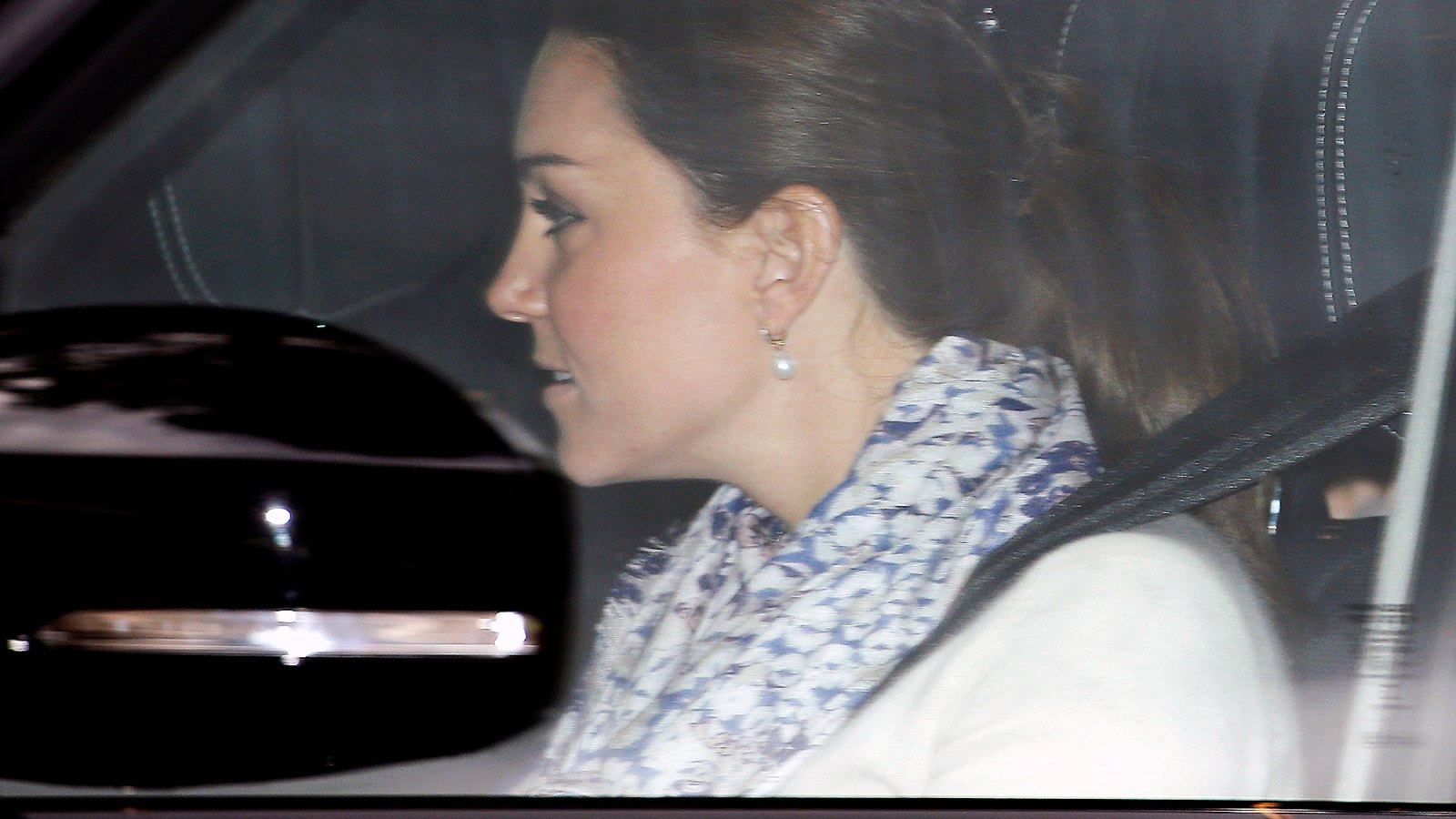 Kate Middleton leaves Kensington Palace on May 6, 2015
